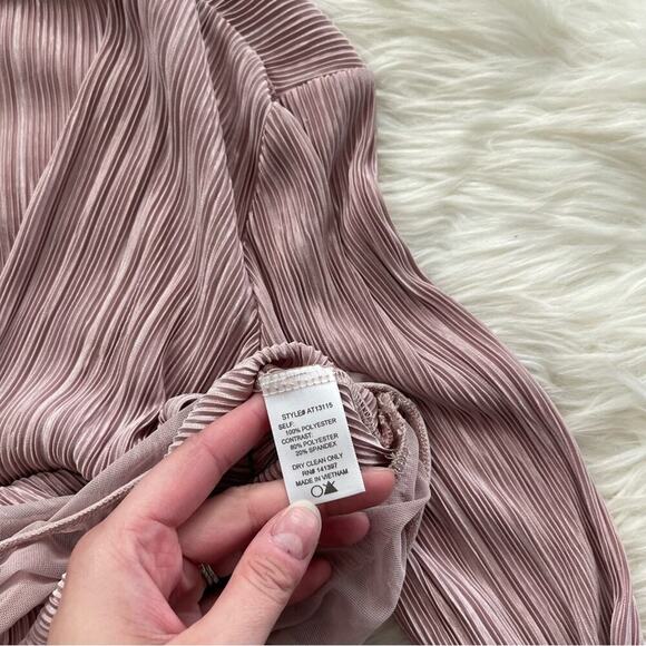 New Revolve ASTR the Label Deep Pleat Mauve Faux Wrap Bodysuit XS - Picture 8 of 8